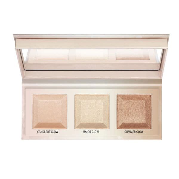 Essence CHOOSE YOUR Glow Highlighter Palette - Premium Highlighters & Luminizers from Essence - Just Rs 2750! Shop now at Cozmetica