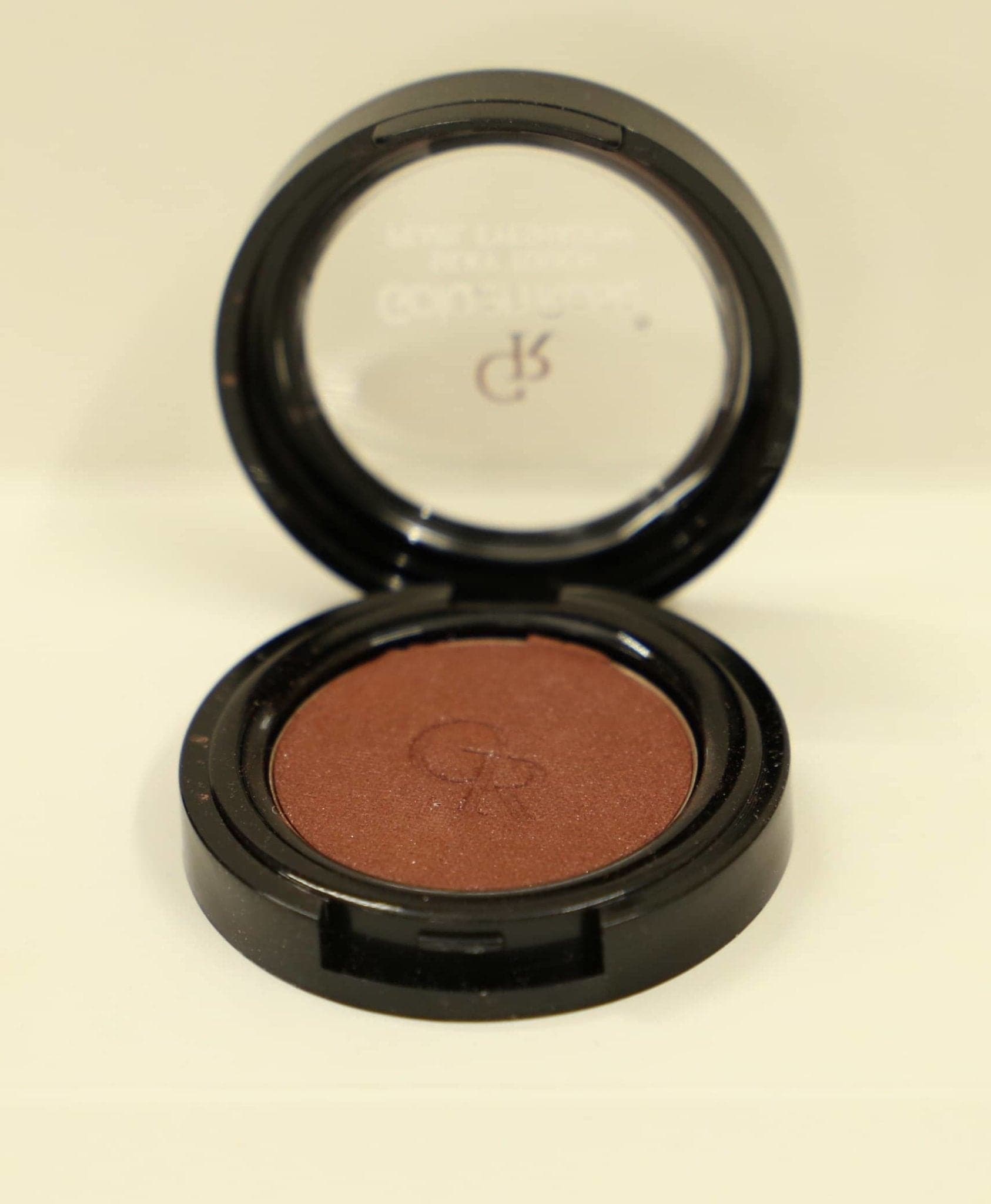 Golden Rose Silky Touch Pearl Eyeshadow - Premium  from Golden Rose - Just Rs 1125! Shop now at Cozmetica